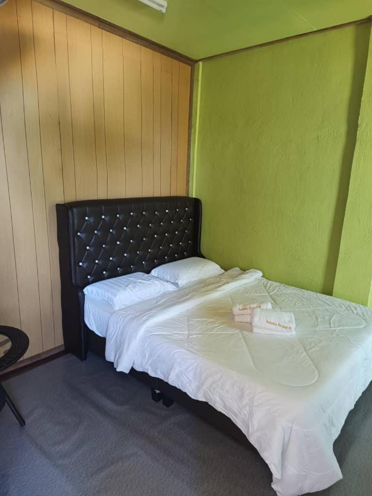 Hotel Perhentian Hazipah Kampong Pasir Hantu Zimmer foto